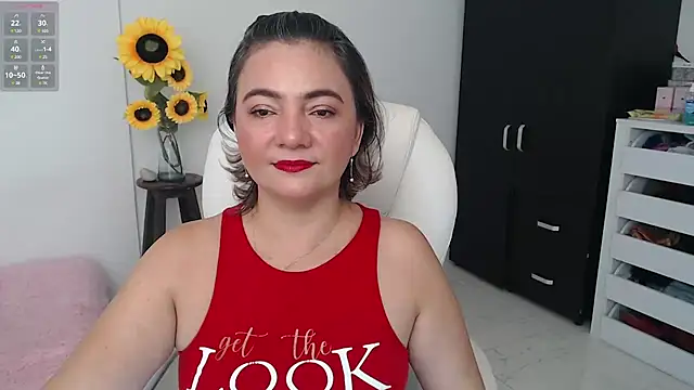Snapshot of Ghada_milf chatting on 19, 12, 2024 Ghada milf online show from 19, 12, 2024