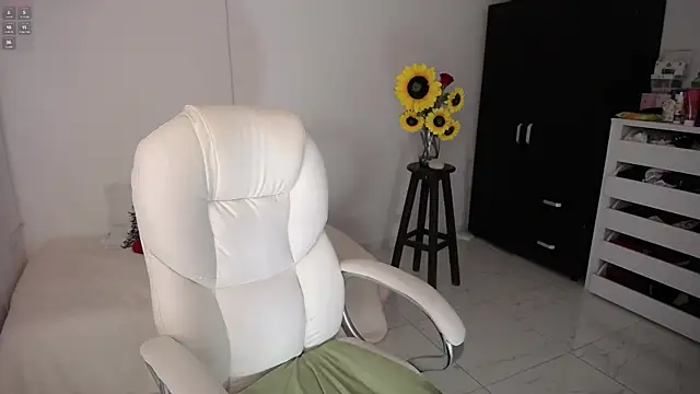 Snapshot of Ghada_milf chatting on 9, 3, 2025 Ghada milf online show from 9, 3, 2025