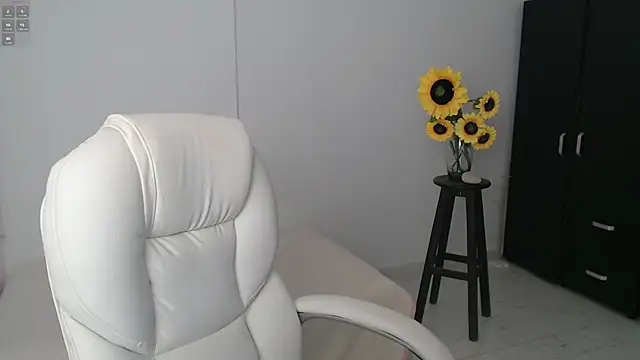 Snapshot of Ghada_milf chatting on 19, 3, 2025 Ghada milf online show from 19, 3, 2025