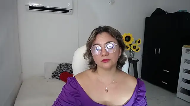 Snapshot of Ghada_milf chatting on 23, 3, 2025 Ghada milf online show from 23, 3, 2025