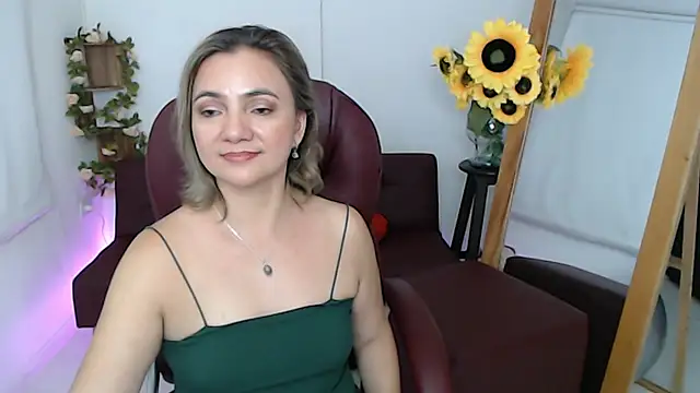 Snapshot of Ghada_milf chatting on 20, 7, 2026 Ghada milf online show from 20, 7, 2026