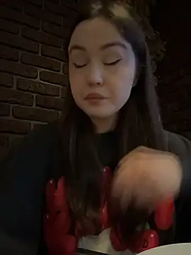 Peachy Dream online show from 13, 3, 2026