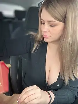 Snapshot of Love_Bri chatting on 25, 2, 2025 Love Bri online show from 25, 2, 2025