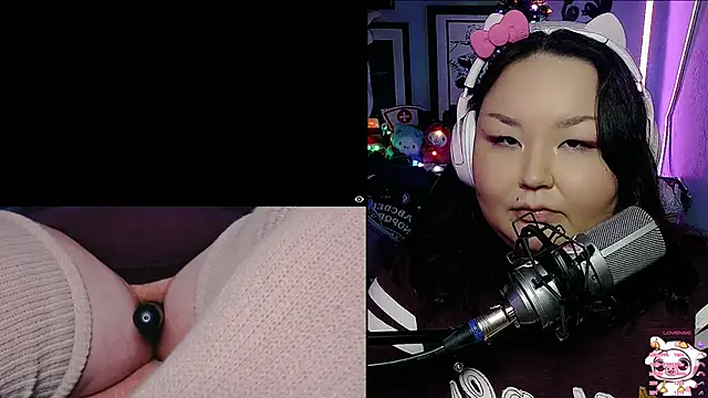 Snapshot of EmGreens chatting on 2, 2, 2025 EmGreens online show from 2, 2, 2025