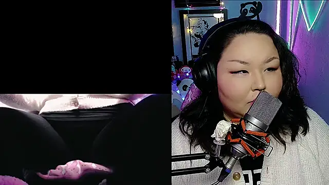 Snapshot of EmGreens chatting on 8, 3, 2025 EmGreens online show from 8, 3, 2025