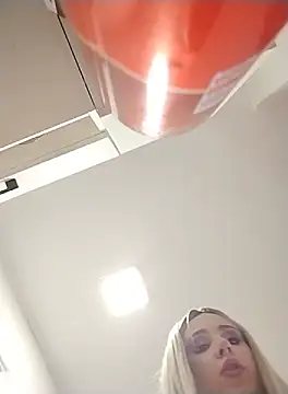 Snapshot of AdelinaJude chatting on 12, 10, 2025 AdelinaJude online show from 12, 10, 2025