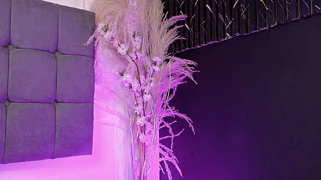 miluv19 online show from 21, 12, 2025