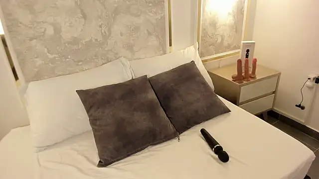 victoria18x online show from 4, 11, 2025