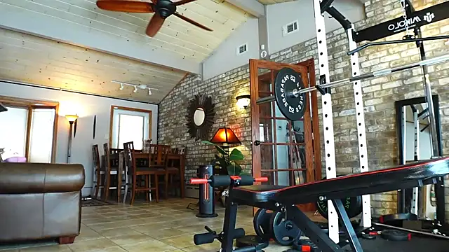 Snapshot of LushianaFitness chatting on 8, 1, 2025 LushianaFitness online show from 8, 1, 2025