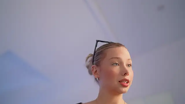 Snapshot of april_blush chatting on 29, 1, 2025 april blush online show from 29, 1, 2025