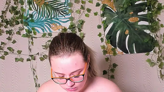 Seductive She Wolf online show from 8, 10, 2025