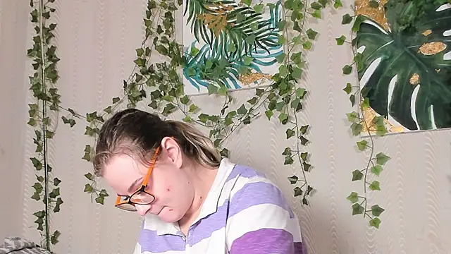 Seductive She Wolf online show from 6, 11, 2025