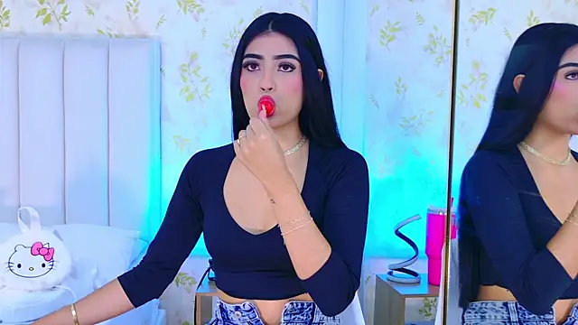 Mia-Monroe online show from 6, 11, 2025