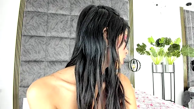 LaurenRodriiguez online show from 12, 2, 2025