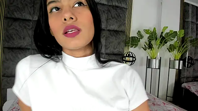 LaurenRodriiguez online show from 6, 3, 2025