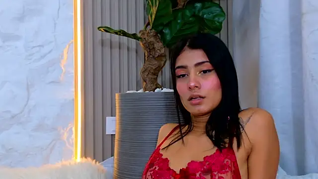 LaurenRodriiguez online show from 24, 7, 2026