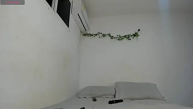 Snapshot of ashley_lemus chatting on 2, 5, 2026 ashley lemus online show from 2, 5, 2026
