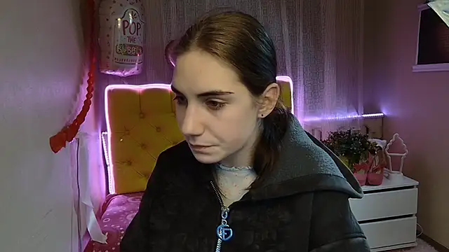 Snapshot of NikaStark_ chatting on 4, 3, 2025 NikaStark online show from 4, 3, 2025