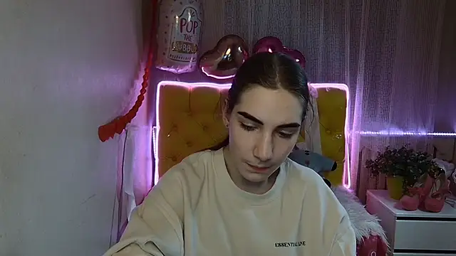 Snapshot of NikaStark_ chatting on 7, 3, 2025 NikaStark online show from 7, 3, 2025