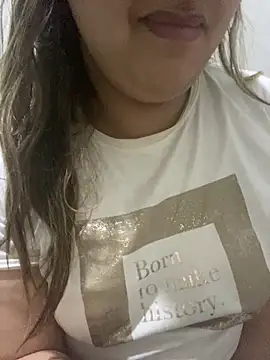 yassminsexy22 online show from 19, 4, 2026