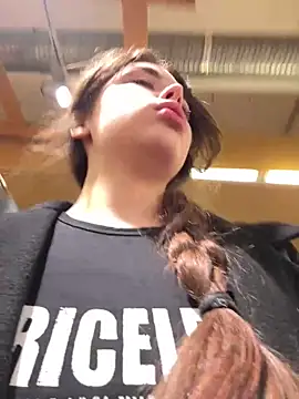 pantyless online show from 15, 9, 2025