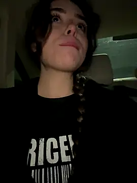 pantyless online show from 19, 9, 2025