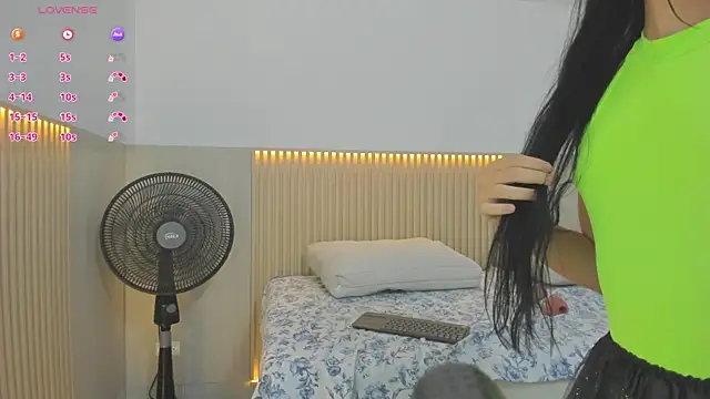 Snapshot of charlotte_colee chatting on 15, 3, 2025 charlotte colee online show from 15, 3, 2025