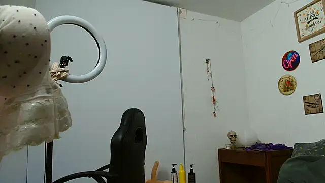 catalinamommyx online show from 27, 3, 2026