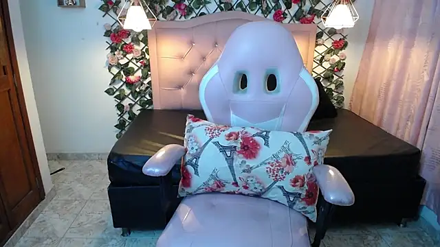 Snapshot of LucyCute_1 chatting on 10, 2, 2026 LucyCute 1 online show from 10, 2, 2026