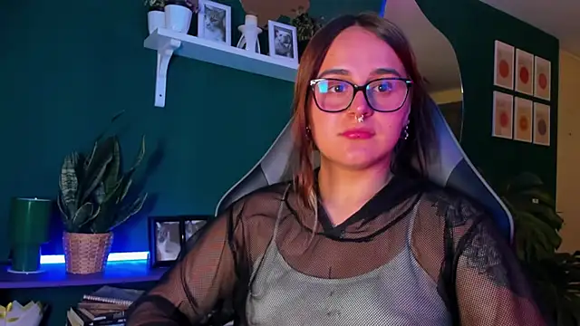 Snapshot of evy_orange1 chatting on 23, 4, 2026 evy orange1 online show from 23, 4, 2026