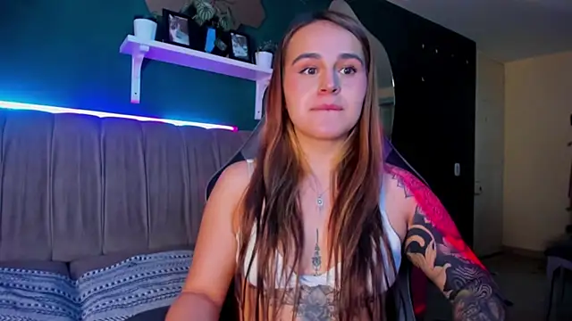Snapshot of evy_orange1 chatting on 22, 7, 2026 evy orange1 online show from 22, 7, 2026