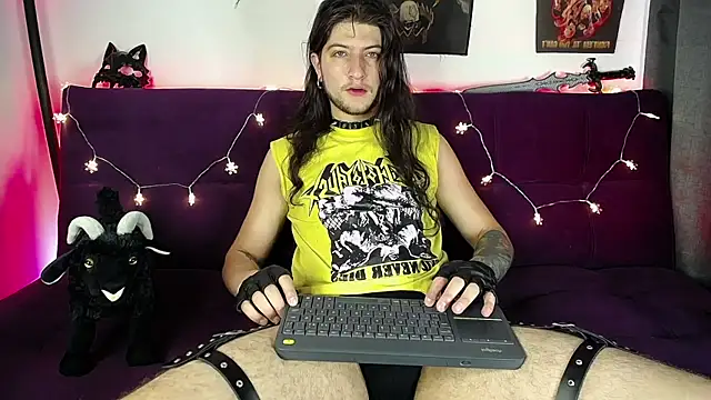 Snapshot of blckwolf_6 chatting on 10, 12, 2024 blckwolf 6 online show from 10, 12, 2024