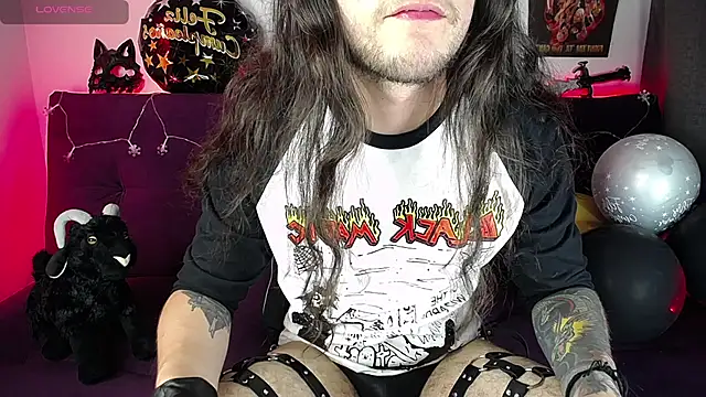 Snapshot of blckwolf_6 chatting on 17, 12, 2024 blckwolf 6 online show from 17, 12, 2024