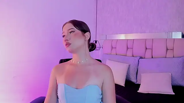 Roxie-Summers11 online show from 5, 1, 2025