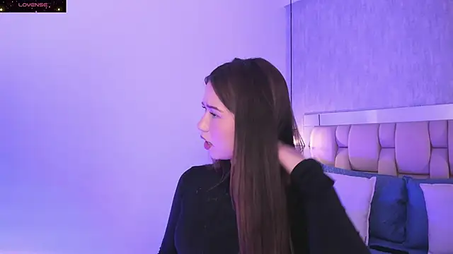 Roxie-Summers11 online show from 8, 2, 2025