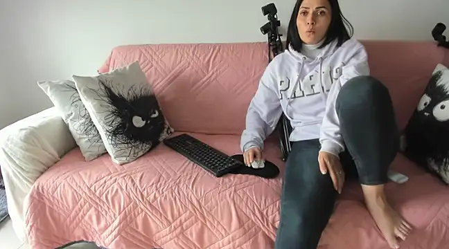 Emma Jnes online show from 18, 3, 2025