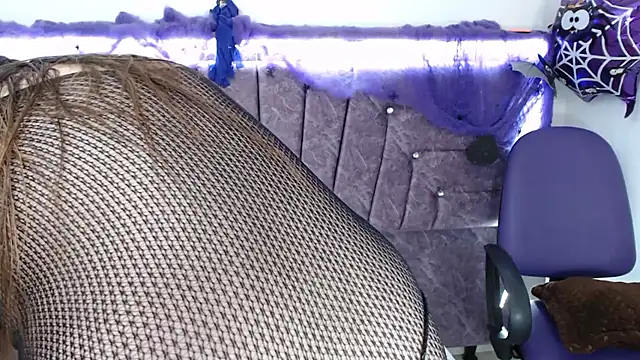 Penelope Fox14 online show from 30, 10, 2025