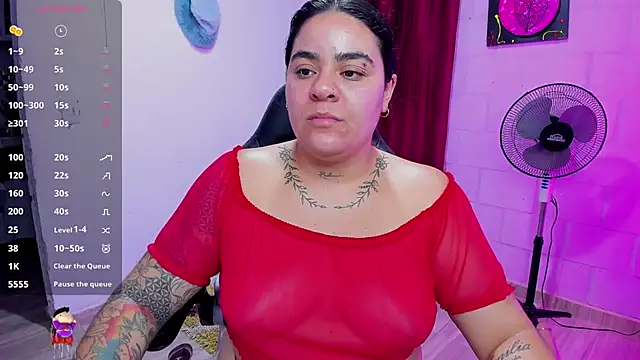 Snapshot of Sharon_hils chatting on 21, 12, 2024 Sharon hils online show from 21, 12, 2024