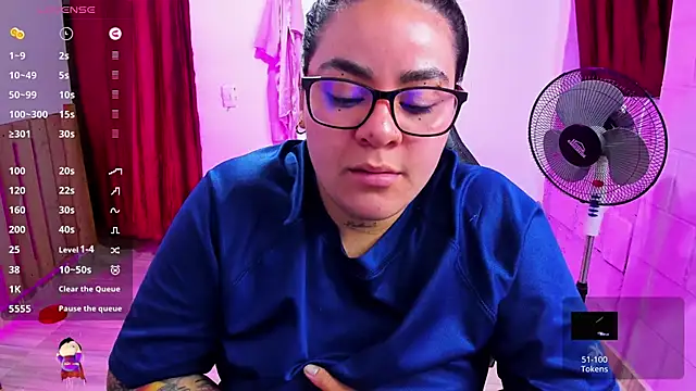 Snapshot of Sharon_hils chatting on 6, 1, 2025 Sharon hils online show from 6, 1, 2025