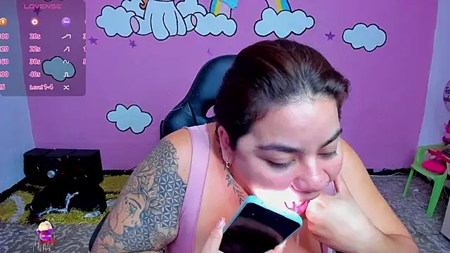 Sharon hils online show from 6, 4, 2026