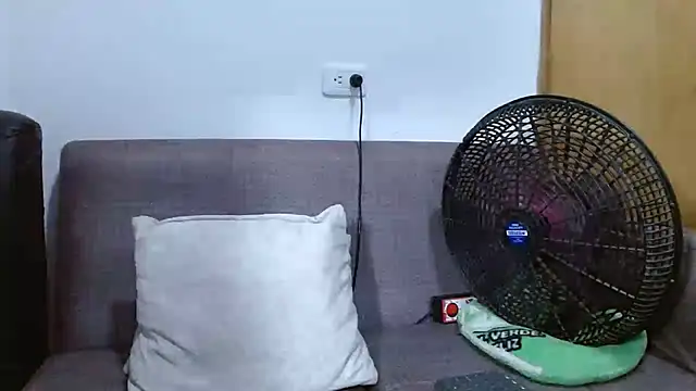 Snapshot of charlotte_slut chatting on 28, 9, 2025 charlotte slut online show from 28, 9, 2025