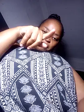 Snapshot of Yummy-Cat chatting on 16, 12, 2024 Yummy-Cat online show from 16, 12, 2024