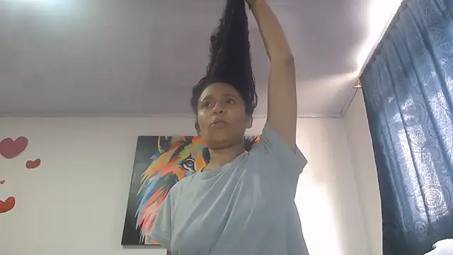 Snapshot of DanaiOluyi chatting on 24, 7, 2026 DanaiOluyi online show from 24, 7, 2026
