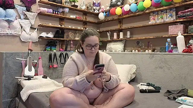 Kimberly-Caprice online show from 13, 2, 2025