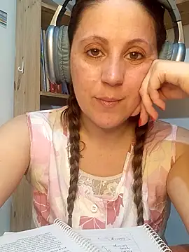 Snapshot of SofiEstevez chatting on 17, 9, 2025 SofiEstevez online show from 17, 9, 2025