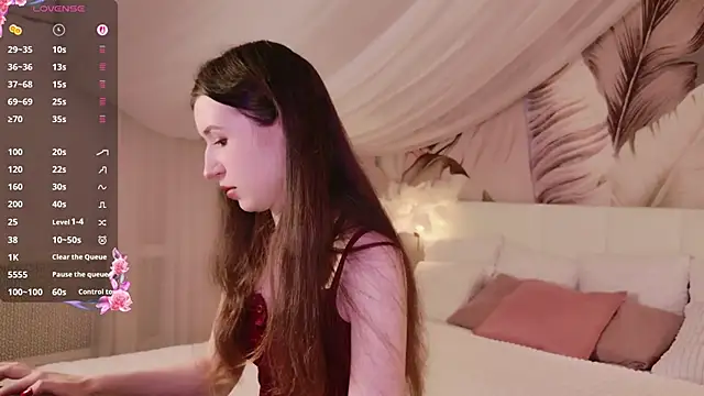 AliceLiddelle online show from 25, 11, 2025