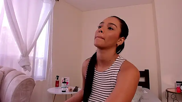 evely coelloo online show from 2, 12, 2024