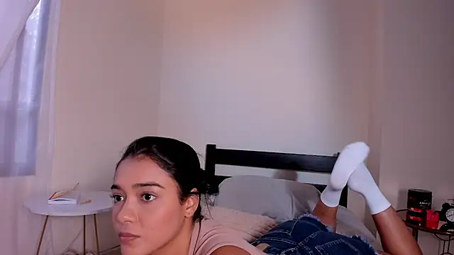 evely coelloo online show from 5, 3, 2025