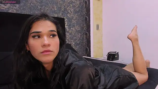 Isa Little Star online show from 15, 2, 2025