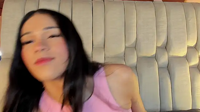 Isa Little Star online show from 5, 3, 2026